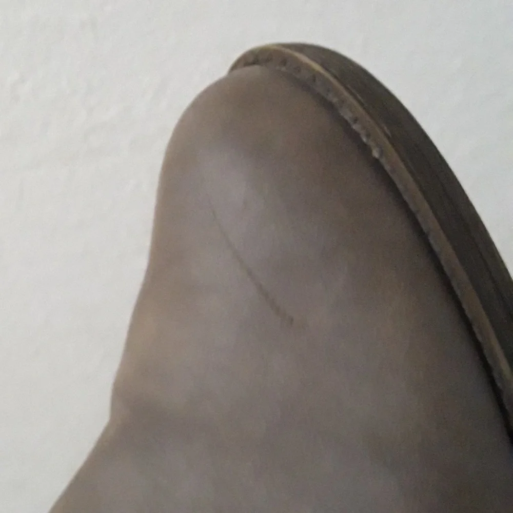10m boots